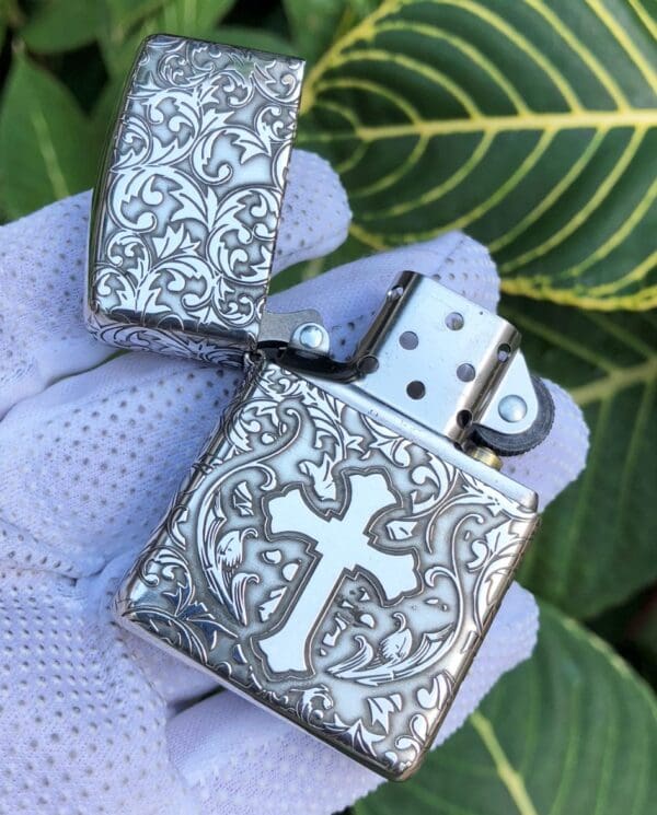 ZippoSterlingSilverArabesqueCross_07