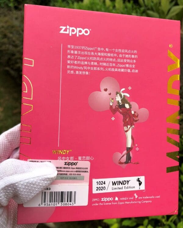 ZippoRedMatteWindyGirlLimitedEdition_09