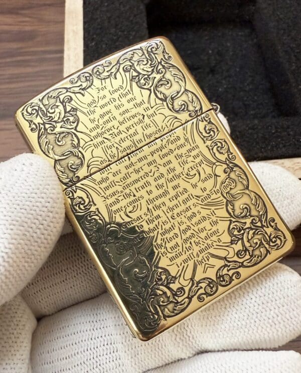 ZippoHolyBibleBrass_05